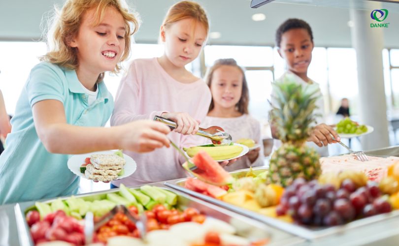 Bổ sung dinh dưỡng từ thực phẩm giúp bé phát triển khỏe mạnh