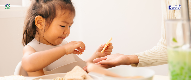 Chế độ ăn uống không hợp lý gây rối loạn tiêu hoá ở trẻ em