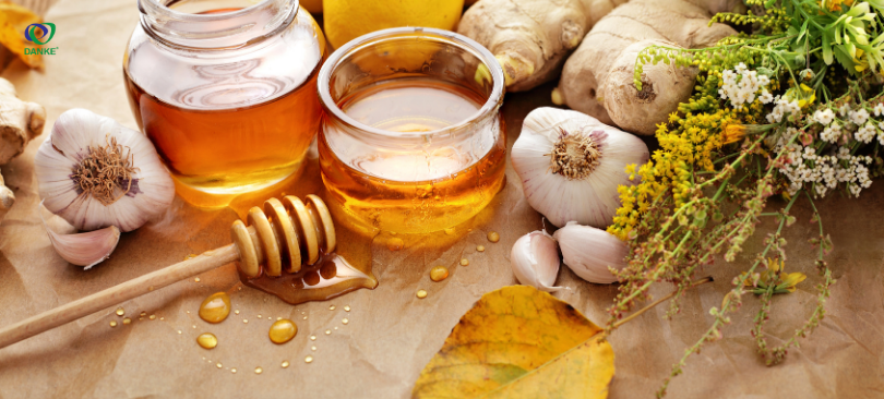 Mật ong có tính ngọt, hương thơm và dễ nuốt, rất phù hợp để dùng cho trẻ khi bị ho.