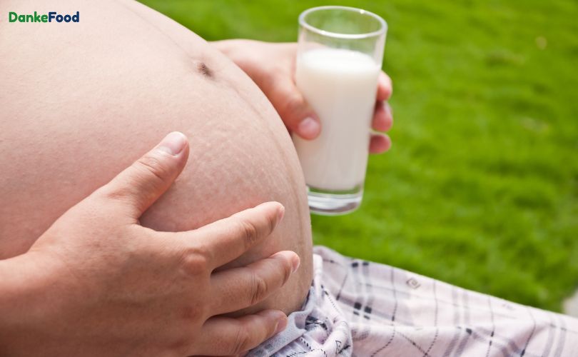 Axit Folic là thành phần không thể thiếu trong sữa cho bà bầu 3 tháng cuối