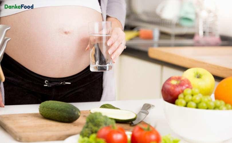 Mẹ bầu nên ăn uống lành mạnh trong cả thai kỳ