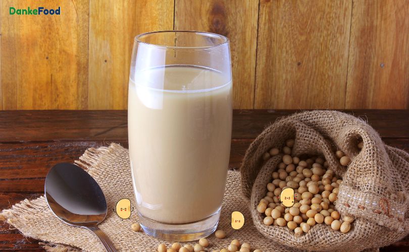 Uống sữa đậu nành đem lại nhiều lợi ích cho mẹ bầu